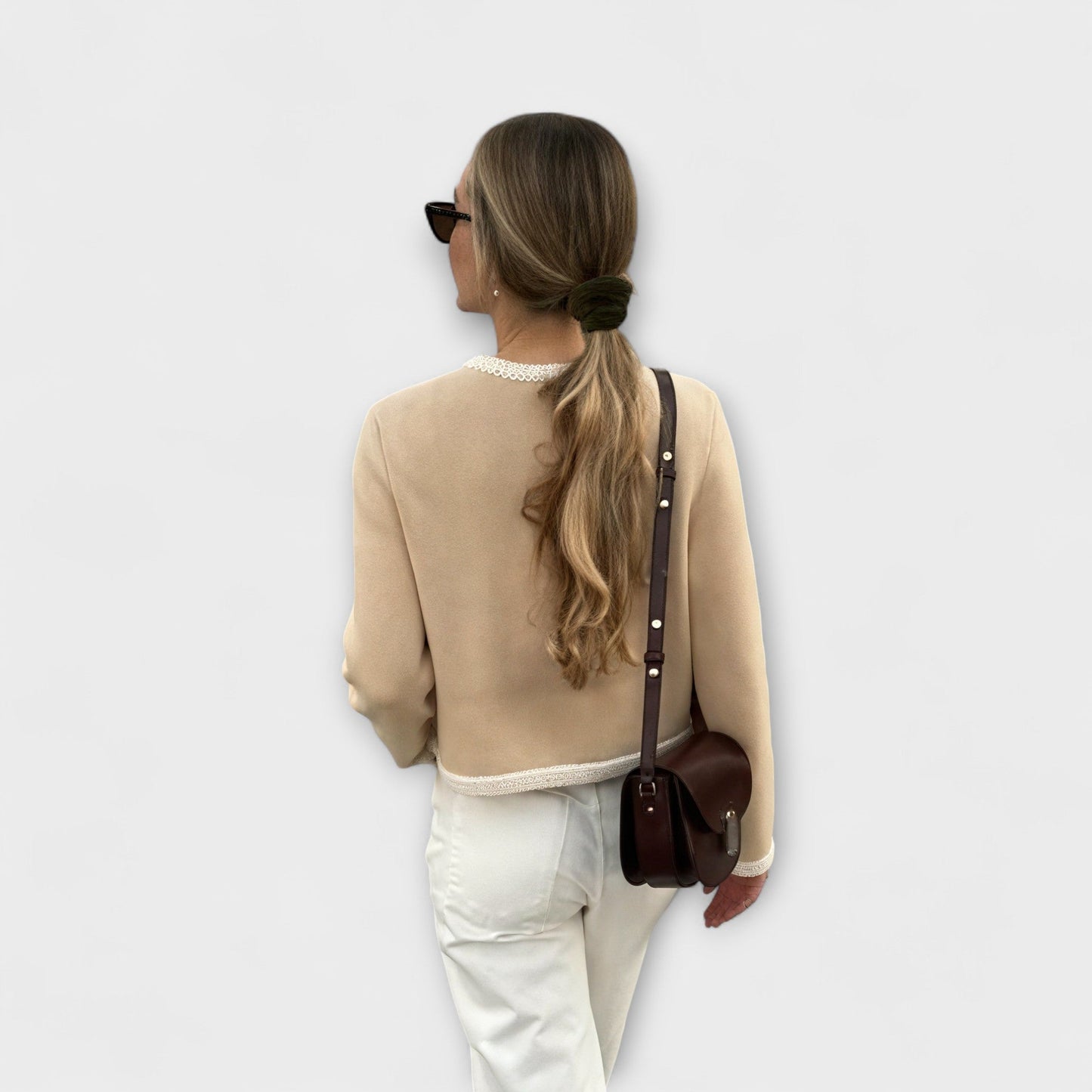 Klasyczny Kardigan z Dekoracyjnymi Kieszeniami