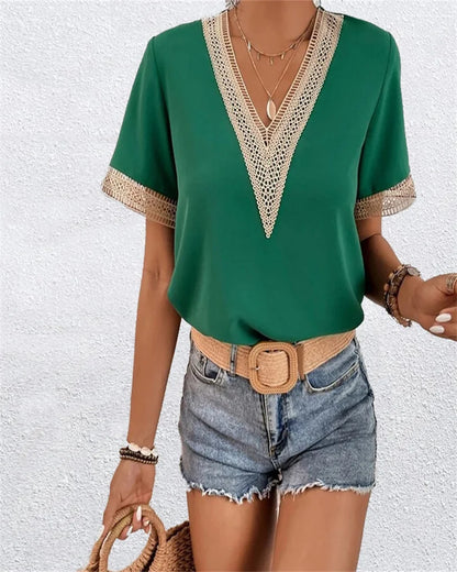 Teresa | MODNA KORONKOWA KOSZULKA Z DEKOLTEM W KSZTALCIE V