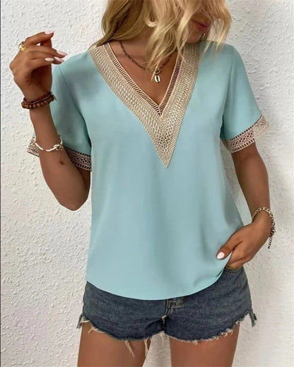 Teresa | MODNA KORONKOWA KOSZULKA Z DEKOLTEM W KSZTALCIE V